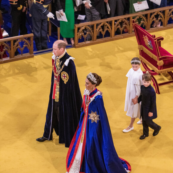 Avalon - Cérémonie de couronnement du roi d'Angleterre à l'abbaye de Westminster de Londres Le prince William, prince de Galles, Catherine (Kate) Middleton, princesse de Galles, la princesse Charlotte de Galles, le prince Louis de Galles lors de la cérémonie de couronnement du roi d'Angleterre à Londres, Royaume Uni, le 6 mai 2023.