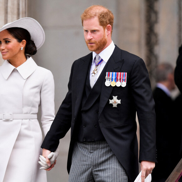 Il a certainement remarqué que sa femme portait la montre de sa maman bien-aimée, tandis que leur ami Misan Harriman a aussi rendu hommage à Lady Diana durant le week-end
Le prince Harry, duc de Sussex, et Meghan Markle, duchesse de Sussex - Les membres de la famille royale et les invités lors de la messe célébrée à la cathédrale Saint-Paul de Londres, dans le cadre du jubilé de platine (70 ans de règne) de la reine Elisabeth II d'Angleterre. Londres, le 3 juin 2022.