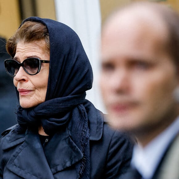 Fanny Ardant - Obsèques de l'avocat pénaliste, ancien ministre, grand officier de la Légion d'honneur, Georges Kiejman au cimetière du Montparnasse dans le 14ème arrondissement de Paris, France, le 12 mai 2023. © Cyril Moreau/Bestimage 