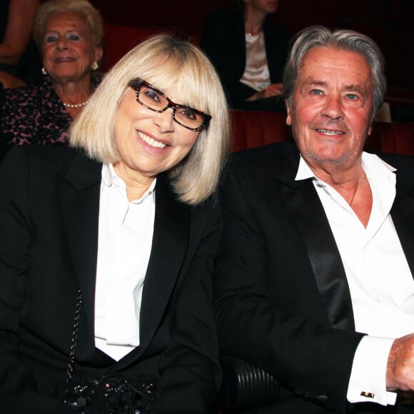 Archives. Mireille Darc et Alain Delon à Paris en 2012