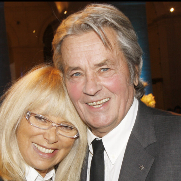 ALAIN DELON ET MIREILLE DARC - GALA SCOPUS AWARD ORGANISE PAR L' UNIVERSITE HEBRAIQUE DE JERUSALEM AU PALAIS BRONGNIART  GALA SCOPUS AWARD 2007