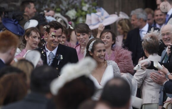 Pour l'occasion, le champion avait opté pour le fameux kilt, un emblème de la culture de son pays
 
Andy Murray et Kim Sears se marient à la cathédrale de Dunblane en Ecosse, le 11 avril 2015.