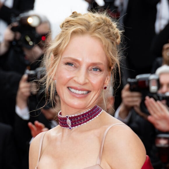 Uma Thurman - Montée des marches du film " Jeanne du Barry " pour la cérémonie d'ouverture du 76ème Festival International du Film de Cannes, au Palais des Festivals à Cannes. Le 16 mai 2023 © Jacovides-Moreau / Bestimage 