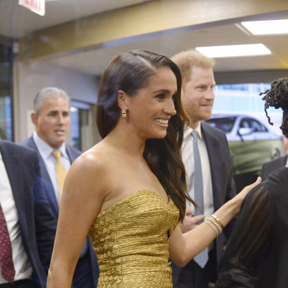 Le prince Harry, duc de Sussex et Meghan Markle, duchesse de Sussex, et sa mère Doria Ragland, arrivent à la cérémonie des "Women of Vision Awards" au Ziegfeld Theatre à New York, le 16 mai 2023.