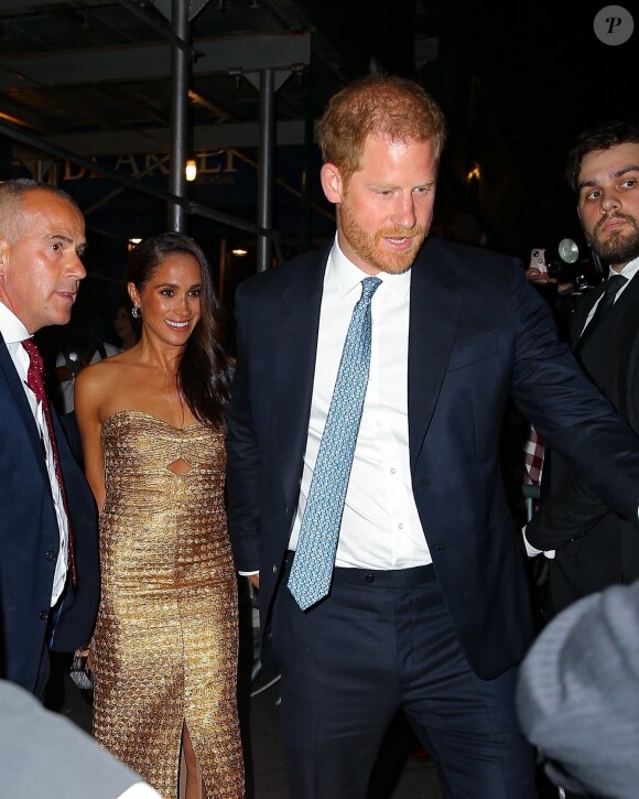 Pour la coiffure, elle a misé sur un simple side hair très glamour.
Le prince Harry, duc de Sussex et Meghan Markle, duchesse de Sussex, et sa mère Doria Ragland, à la sortie de la cérémonie des "Women of Vision Awards" au Ziegfeld Theatre à New York, le 16 mai 2023.