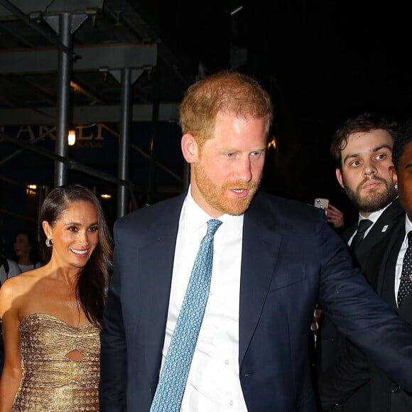 Le prince Harry, duc de Sussex et Meghan Markle, duchesse de Sussex, et sa mère Doria Ragland, à la sortie de la cérémonie des "Women of Vision Awards" au Ziegfeld Theatre à New York, le 16 mai 2023.