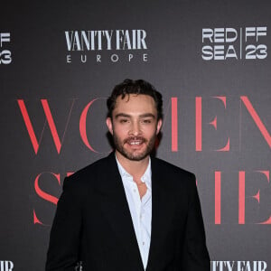 Ed Westwick au photocall de la soirée de gala "Women Stories by Vanity Fair" lors du 76ème Festival International du Film de Cannes, le 18 mai 2023. 