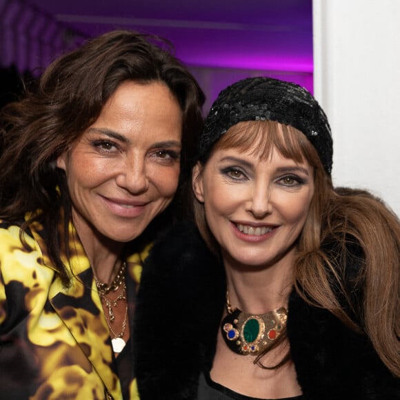 Mais aussi l'occasion de croiser les célébrités les plus prestigieuses de la planète à tous les coins de rue, et de faire la fête.
Exclusif - Sandra Sisley, Frédérique Bel - Soirée à la suite Sandra & Co lors du 76ème Festival International du Film de Cannes, France, le 17 mai 2023. © Aurelio Stella/Bestimage