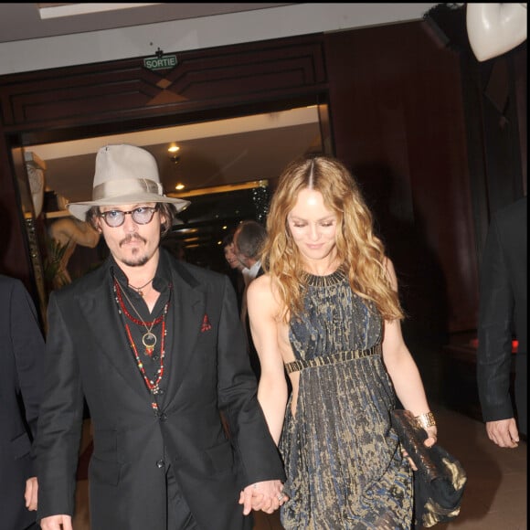 "mes enfants réunis autour de moi, avec Vanessa et la famille", a-t-il confié dans "Madame Figaro"
Johnny Depp et Vanessa Paradis au Festival de Cannes 2010