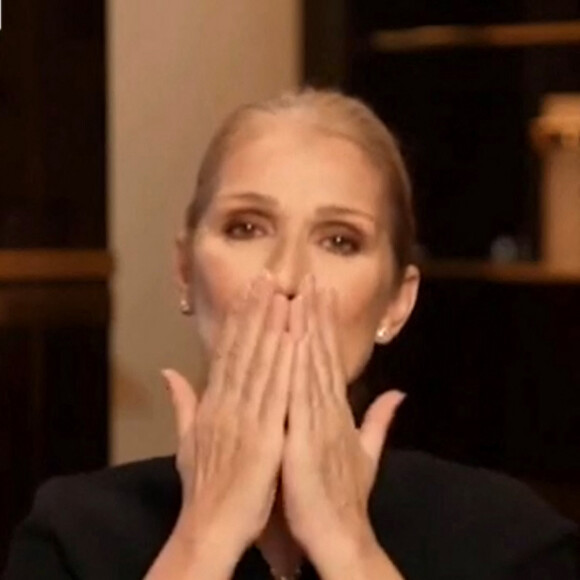 Il s'agit du CHU de Montpellier
Céline Dion annonçant en décembre 2022 être atteinte du syndrome de l'homme raide, ce qui l'oblige à annuler des concerts © Capture Instagram via Bestimage