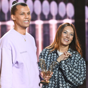 Sa tournée n'était pas assurée
Le chanteur Stromae (Artiste masculin et Album "Multitude") avec sa femme Coralie Barbier lors de la 38ème cérémonie des Victoires de la musique à la Seine musicale de Boulogne-Billancourt, France, le 10 février 2023. © Coadic Guirec/Bestimage