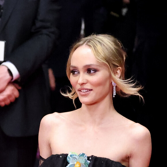 Pour l'occasion, elle a choisi une tenue Chanel Vintage
Lily-Rose Depp - Montée des marches du film « The Idol » lors du 76ème Festival International du Film de Cannes, au Palais des Festivals à Cannes. Le 22 mai 2023 © Jacovides-Moreau / Bestimage