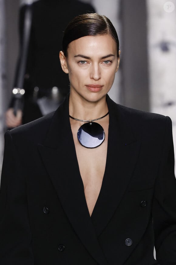 Irina Shayk - Défilé de mode prêt-à-porter automne-hiver 2023/2024 "Michael Kors" lors de la fashion week de New York. Le 15 février 2023 