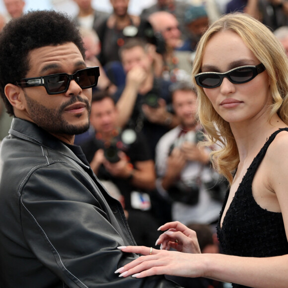 Scènes de nudité, photo intime de "Joss" qui devient virale, masturbations explicites... The Idol défraie la chronique. 
Abel "The Weeknd' Tesfaye, Lily Rose-Depp au photocall de "The Idol" lors du 76ème Festival International du Film de Cannes, le 23 mai 2023. © Jacovides / Moreau / Bestimage 