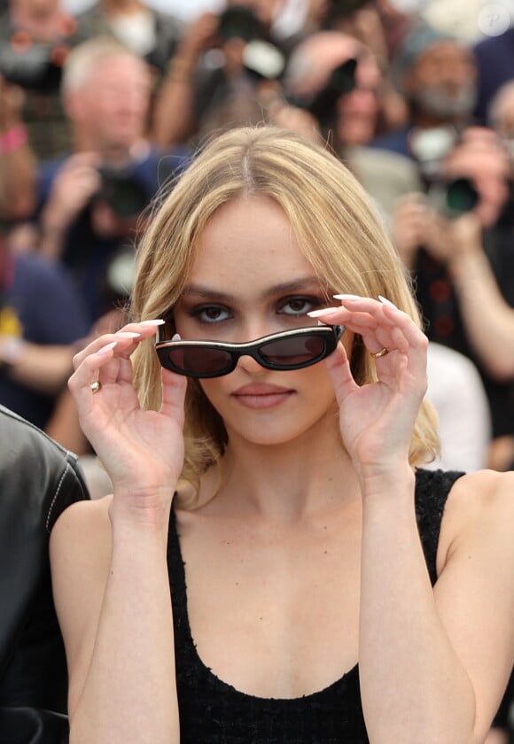 Lily Rose-Depp au photocall de "The Idol" lors du 76ème Festival International du Film de Cannes, le 23 mai 2023. © Jacovides / Moreau / Bestimage 