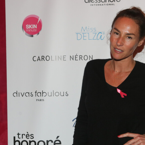 Exclusif - Vanessa Demouy - Soirée cocktail dînatoire "Octobre Rose" au profit de l'association "à Chacun son Everest!" (l'association aide les malades à guérir mieux grâce à l'ascension de "leur Everest ". Des séjours réparateurs proposés à Chamonix apportent aux enfants et aux femmes un accompagnement global, psychologique et physique. L'objectif est de les aider dans cette phase difficile de " l'Après-Cancer ") au Très Honoré à Paris, France, le 24 octobre 2016. © CVS/Bestimage