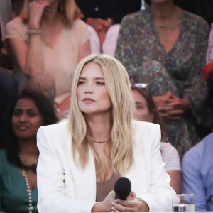 Exclusif - Virginie Efira enceinte - Emission "C à vous" lors du 76ème Festival International du Film de Cannes le 23 mai 2023. © Jack Tribeca/Bestimage 