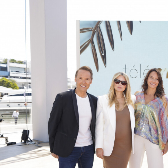 Exclusif - Damien Thévenot, Virginie Efira (enceinte), Julia Vignali, Valérie Donzelli, Charlotte Lipinska sur le plateau de l"émission Télématin lors du 76ème Festival International du Film de Cannes, France, le 23 mai 2023. © Jack Tribeca/Bestimage