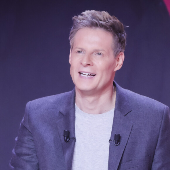 Si l'animateur a tenu à rassurer, il a encore une fois évité de révéler les dessous de son départ.
Exclusif - Matthieu Delormeau - Sur le plateau de l'émission TPMP People, enregistrée le 10/03/2023, présentée par M.Delormeau et diffusée le 11/03/2023 - Paris le 11/03/2023 - © Jack Tribeca / Bestimage