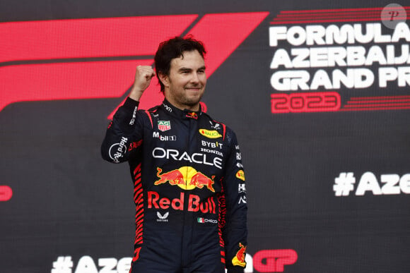 Plutôt discret dans sa vie privée, Sergio Perez est en couple avec Carola Martinez

Sergio Perez, Red Bull Racing, 1st position, on the podium - Grand Prix d'Azerbaïdjan de Formule 1 au Circuit de Baku, Azerbaïdjan le 30 Avril 2023.