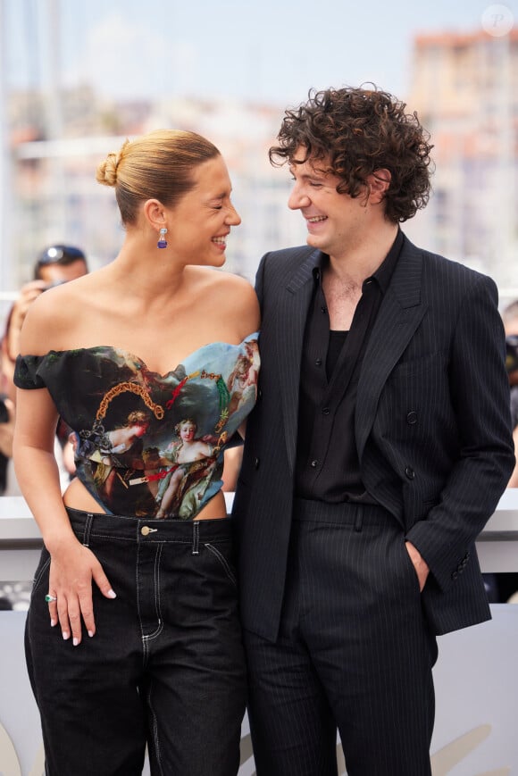 Adèle Exarchopoulos et Vincent Lacoste au photocall de "Elemental (élémentaire)" lors du 76ème Festival International du Film de Cannes, le 27 mai 2023. © Moreau/Jacovides/Bestimage 