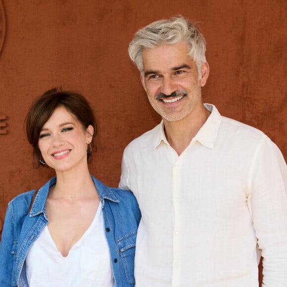 Nouvelle belle journée de compétition à Roland-Garros
François Vincentelli et Alice Dufour au village lors des Internationaux de France de Tennis de Roland Garros. Paris. © Jacovides / Moreau / Bestimage