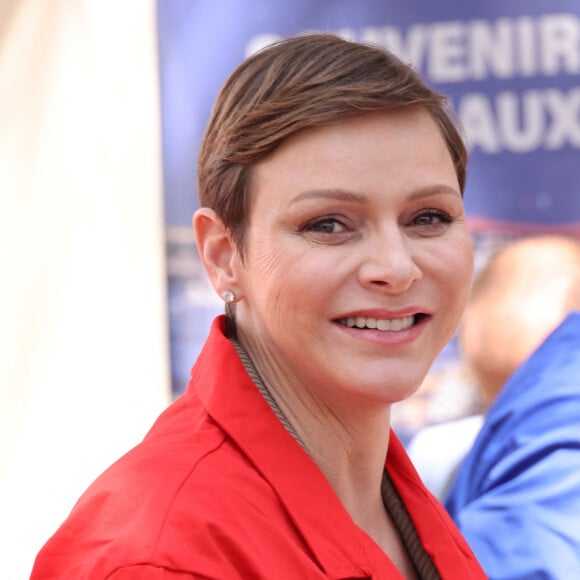 Radieuse et souriante, l'épouse d'Albert a assuré sa mission avec enthousiasme !
La princesse Charlène de Monaco - "Le rocher en fête" la principauté de Monaco fête le centenaire du prince Rainier III à Monaco, le 31 mai 2023. © Jean-Charles Vinaj/Pool Monaco/Bestimage