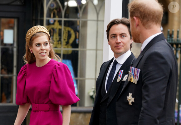 Le prince Harry, duc de Sussex, La princesse Beatrice d'York et son mari Edoardo Mapelli Mozzi - Les invités à la cérémonie de couronnement du roi d'Angleterre à l'abbaye de Westminster de Londres, Royaume Uni, le 6 mai 2023. 