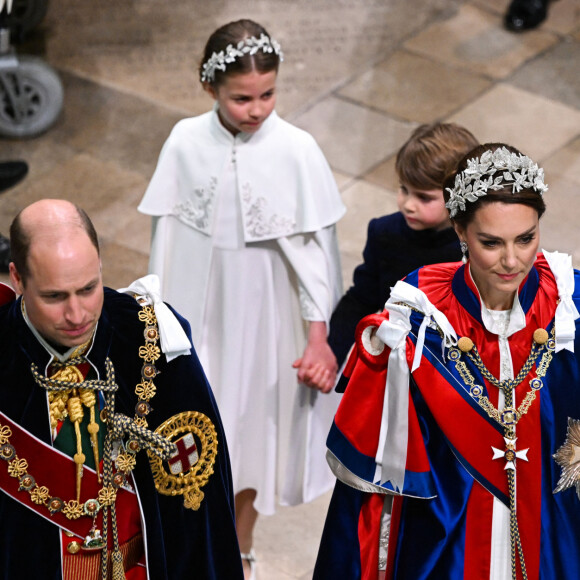 Le prince William, prince de Galles, et Catherine (Kate) Middleton, princesse de Galles, la princesse Charlotte de Galles, et le prince Louis de Galles, lors de la cérémonie de couronnement du roi d'Angleterre à Londres, Royaume Uni, le 6 mai 2023.