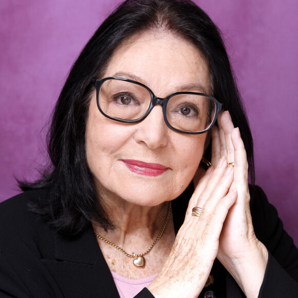 Nana Mouskouri a confié dans les pages du "Figaro" que son médecin l'appelle sa "championne".
Portrait de Nana Mouskouri 
© Cedric Perrin / Bestimage