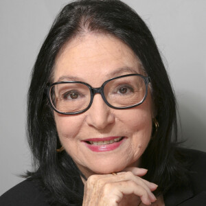 Nana Mouskouri revient de loin.
Portrait de Nana Mouskouri 
© JLPPA / Bestimage