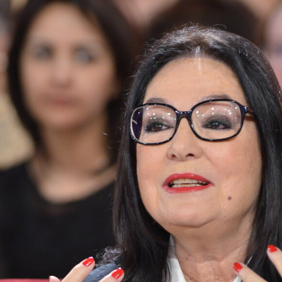 Nana Mouskouri dans "Vivement Dimanche", à Paris, le 22 février 2021.
© Agence / Bestimage