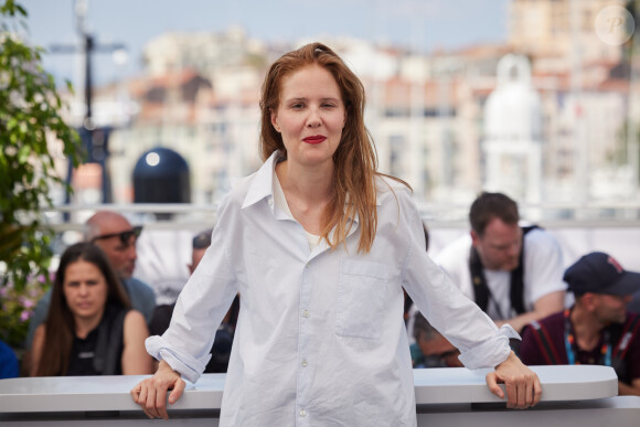 Justine Triet au photocall de "Anatomie D'une Chute" lors du 76ème Festival International du Film de Cannes, au Palais des Festivals à Cannes, France, le 22 mai 2023. © Jacovides-Moreau/Bestimage