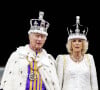 Elle est devenue reine le 6 mai dernier avec son mari.
Le roi Charles III d'Angleterre et Camilla Parker Bowles, reine consort d'Angleterre, - La famille royale britannique salue la foule sur le balcon du palais de Buckingham lors de la cérémonie de couronnement du roi d'Angleterre à Londres, le 6 mai 2023. 