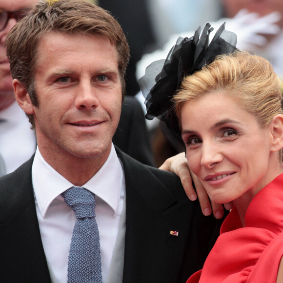 Il s'agit donc d'un nouveau départ pour la famille
Le prince Emmanuel Philibert de Savoie et la princesse Clotilde de Savoie au mariage du prince Albert de Monaco et de Charlène Wittstock le 2 juillet 2011