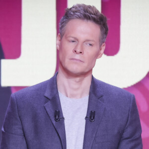 Près d'un mois après avoir annoncé son départ de "Touche pas à mon poste", Matthieu Delormeau brise enfin le silence.
Exclusif - Matthieu Delormeau - Sur le plateau de l'émission TPMP People, présentée par M.Delormeau - © Jack Tribeca / Bestimage