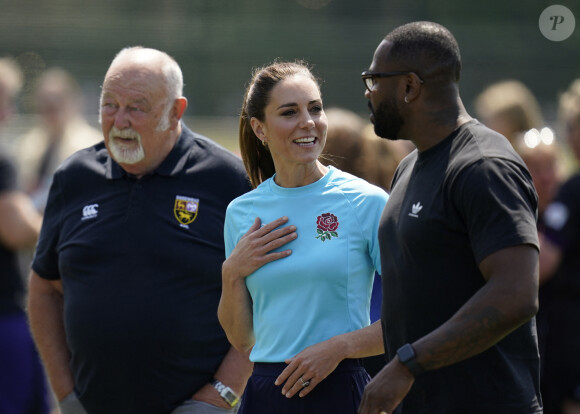 Il faut dire qu'elle est la Patronne du rugby britannique ! 
Catherine Kate Middleton, princesse de Galles, participe à des exercices de rugby lors d'une visite au Maidenhead Rugby Club, dans le Berkshire le 7 juin 2023. 