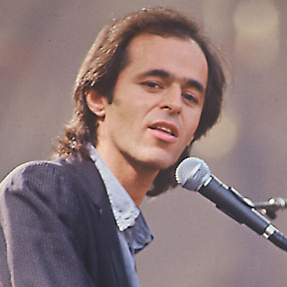 Ce jeudi, "W9" revient sur l'histoire de ses vingt chansons les plus mythiques.
Jean-Jacques Goldman - Concert des 10 ans de la radio NRJ en 1991