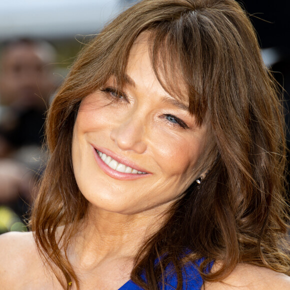 Elle était au tout début de sa carrière
Carla Bruni-Sarkozy - Montée des marches du film " Firebrand (Le jeu de la reine) " lors du 76ème Festival International du Film de Cannes, au Palais des Festivals à Cannes. Le 21 mai 2023 © Jacovides-Moreau / Bestimage 