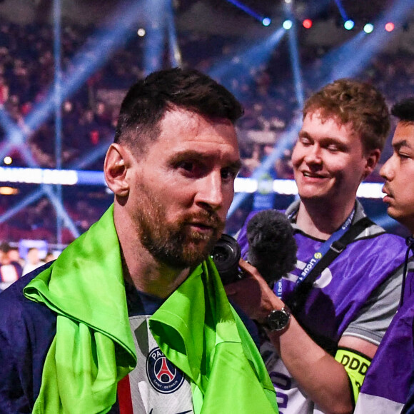 Lionel Leo Messi lors de la cérémonie de remise du trophée de champion de France au Paris Saint-Saint-Germain (PSG) après le match de football Ligue 1 Uber Eats opposant le Paris Saint-Germain (PSG) au Clermont Foot 63 au Parc des Princes à Paris, France, le 3 juin 2023. Clermont a gagné 3-2. © Philippe Lecoeur/Pool/Bestimage