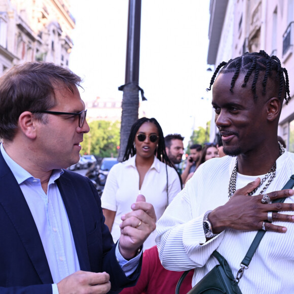 Exclusif - Le maire du 17ème arrondissement Geoffroy Boulard, Black M - Inauguration du restaurant du rappeur Black M, le "Merci Charles !" au 35 Bd Berthier 750017 à Paris le 8 juin 2023. © Rachid Bellak/Bestimage 