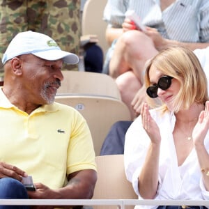 Ana Girardot a pu rire avec Mike Tyson
Mike Tyson, Ana Girardot dans les tribunes lors des Internationaux de France de Tennis de Roland Garros 2023. Paris, le 9 juin 2023. © Jacovides / Moreau / Bestimage 