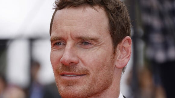 Michael Fassbender au 24h du Mans : le spectaculaire crash de l'acteur, sa voiture démolie