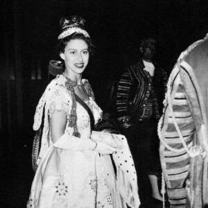 Archives - La princesse Margaret à son arrivée au palais de Buckingham, après le couronnement de sa soeur, de la reine Elizabeth II d'Angleterre. Le 2 juin 1953 