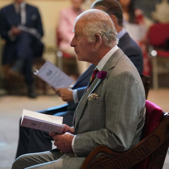 Le roi Charles III d'Angleterre, lors de sa visite à la cathédrale St Patrick d'Armagh, dans le cadre de son voyage en Irlande du Nord, le 25 mai 2023. 