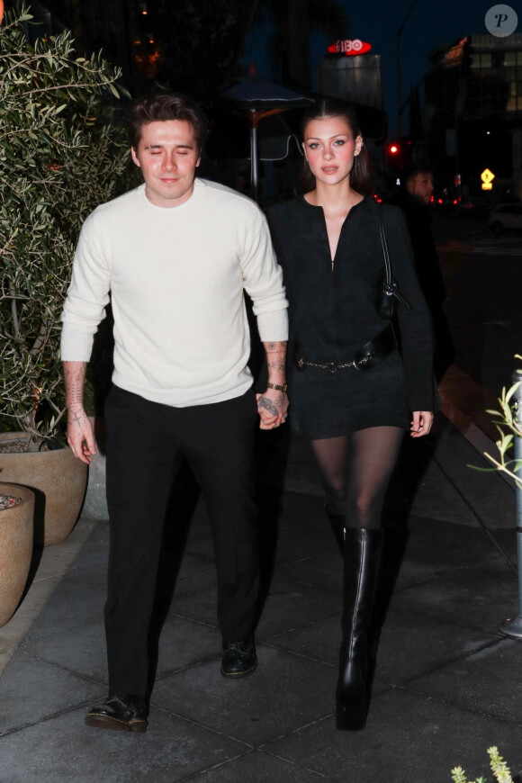 Exclusif - Brooklyn Beckham et sa femme Nicola Peltz sont allés dîner avec Dixie D'Amelio au restaurant Lavo à West Hollywood le 30 mars 2023. 