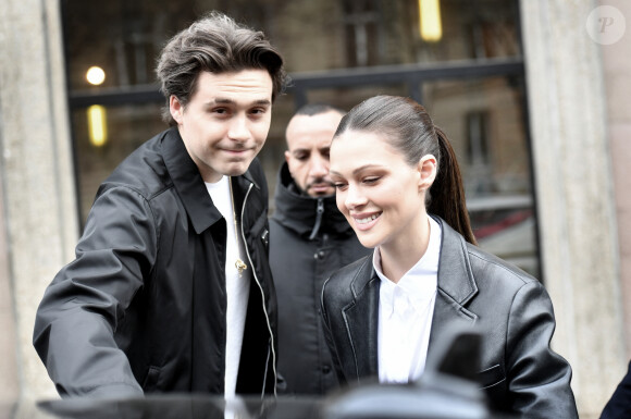 Brooklyn Beckham et sa femme Nicola Peltz au défilé de mode Miu Miu prêt-à-porter automne-hiver 2023/2024 lors de la Fashion Week de Paris (PFW) le 7 mars 2023. © Veeren / Christophe Clovis / Bestimage 