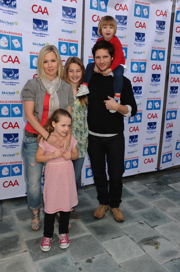 Jennie Garth, Peter Facinelli et leurs enfants à L.A le 29/02/10