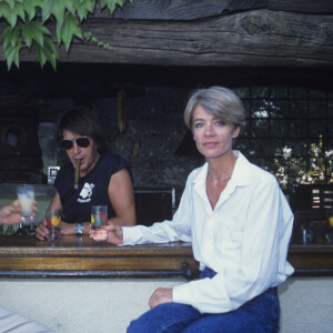Françoise Hardy est une véritable Parisienne.
En France, en Corse, Michel Denisot chez Françoise Hardy et Jacques Dutronc.