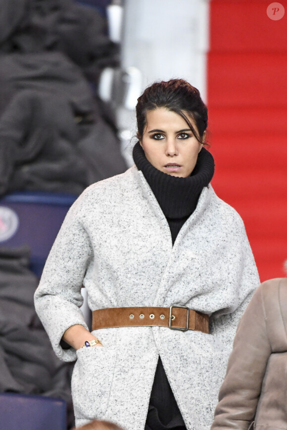 Karine Ferri - Karine Ferri encourage son compagnon Yoann Gourcuff lors du match Psg-Rennes au Parc des Princes à Paris le 6 novembre 2016. (victoire 4-0 du Psg) © Pierre Perusseau/Bestimage